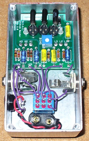 'Fender Bender' vintage fuzz pedal - gut shot