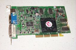 ATI Radeon 8500LE 64MB
